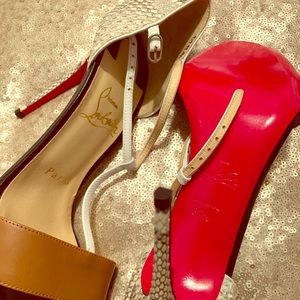 Selling due to broken ankle